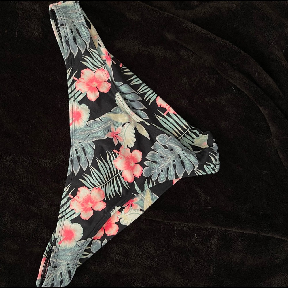 Bikini bottoms